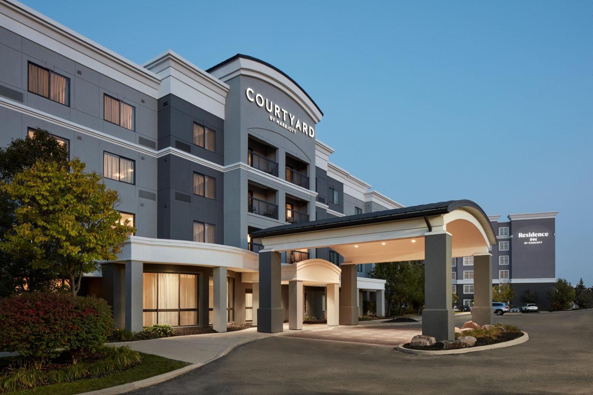 Courtyard By Marriott Mississauga-Airport Corporate Centre West Hotel Bagian luar foto