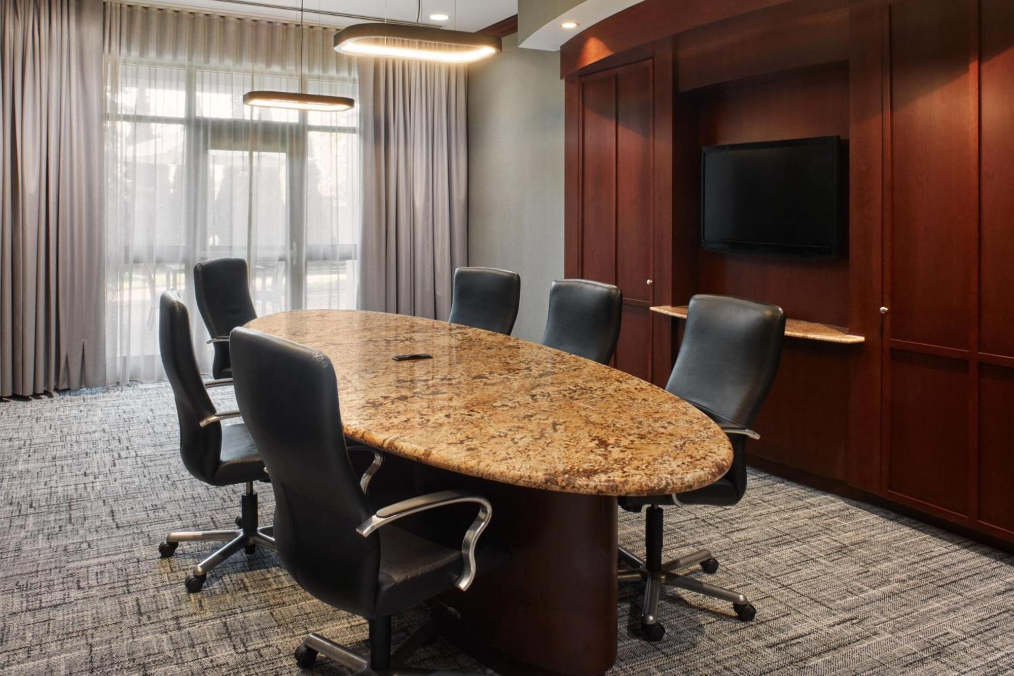 Courtyard By Marriott Mississauga-Airport Corporate Centre West Hotel Bagian luar foto