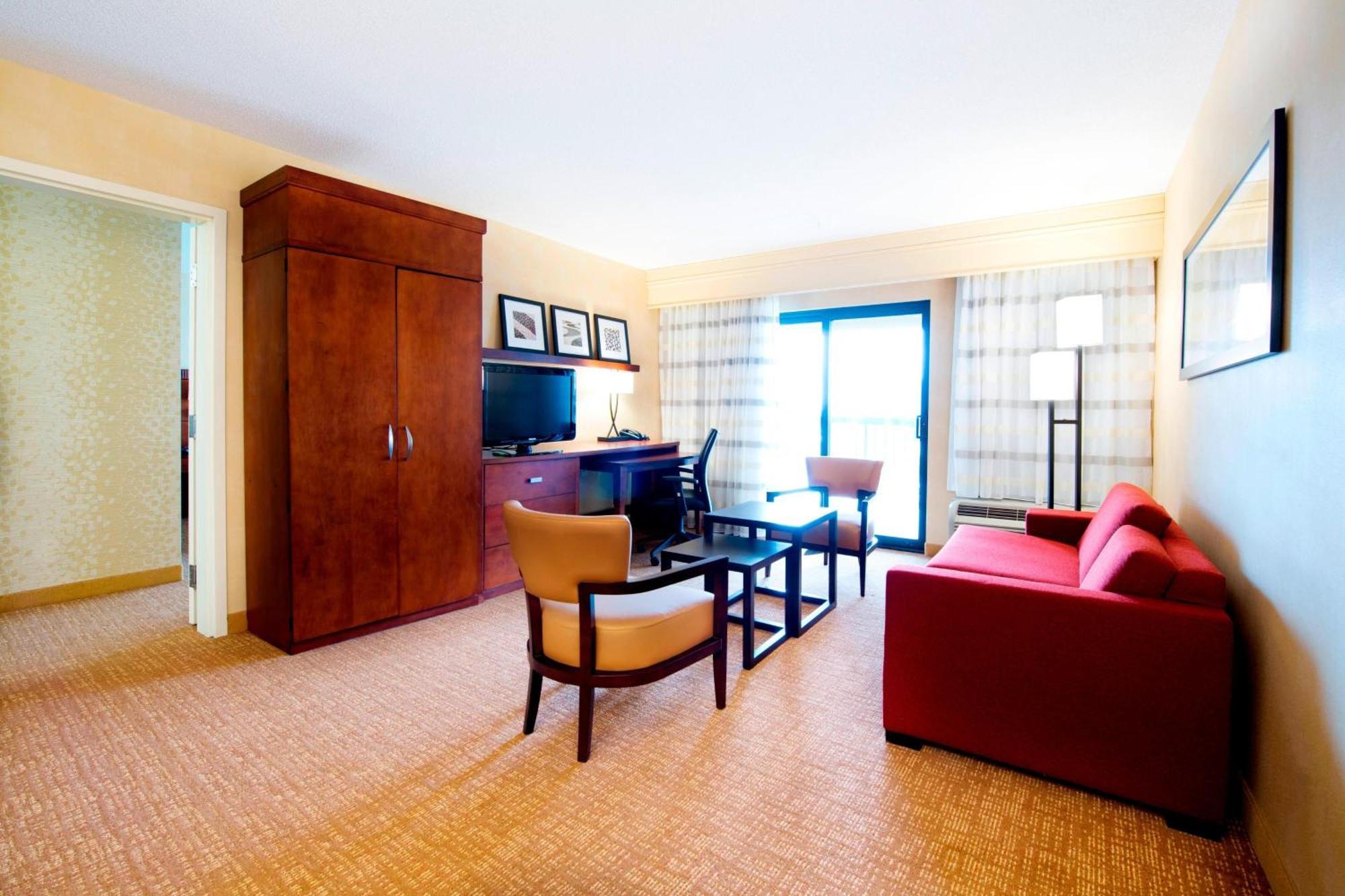 Courtyard By Marriott Mississauga-Airport Corporate Centre West Hotel Bagian luar foto