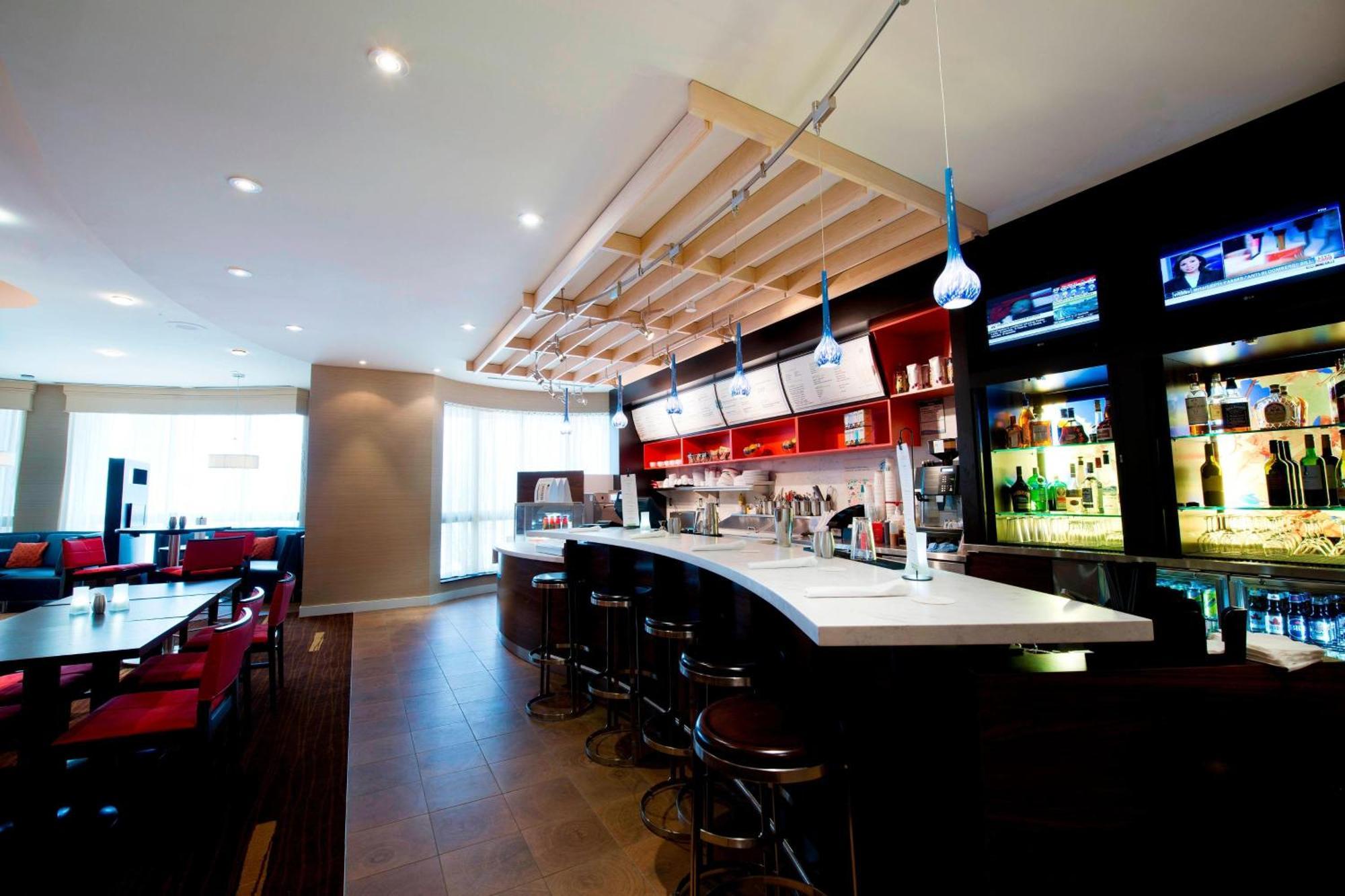 Courtyard By Marriott Mississauga-Airport Corporate Centre West Hotel Bagian luar foto