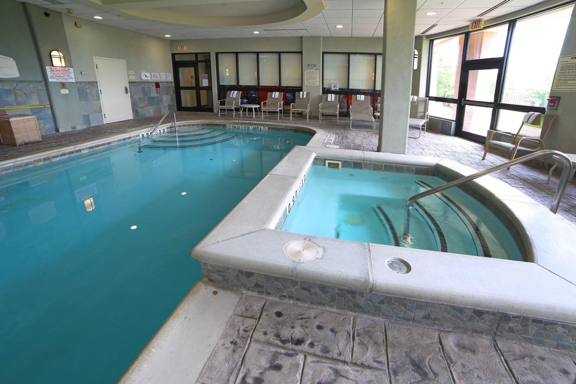 Courtyard By Marriott Mississauga-Airport Corporate Centre West Hotel Bagian luar foto