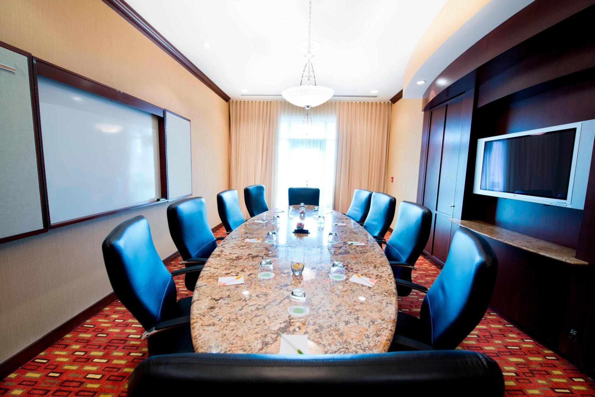 Courtyard By Marriott Mississauga-Airport Corporate Centre West Hotel Bagian luar foto