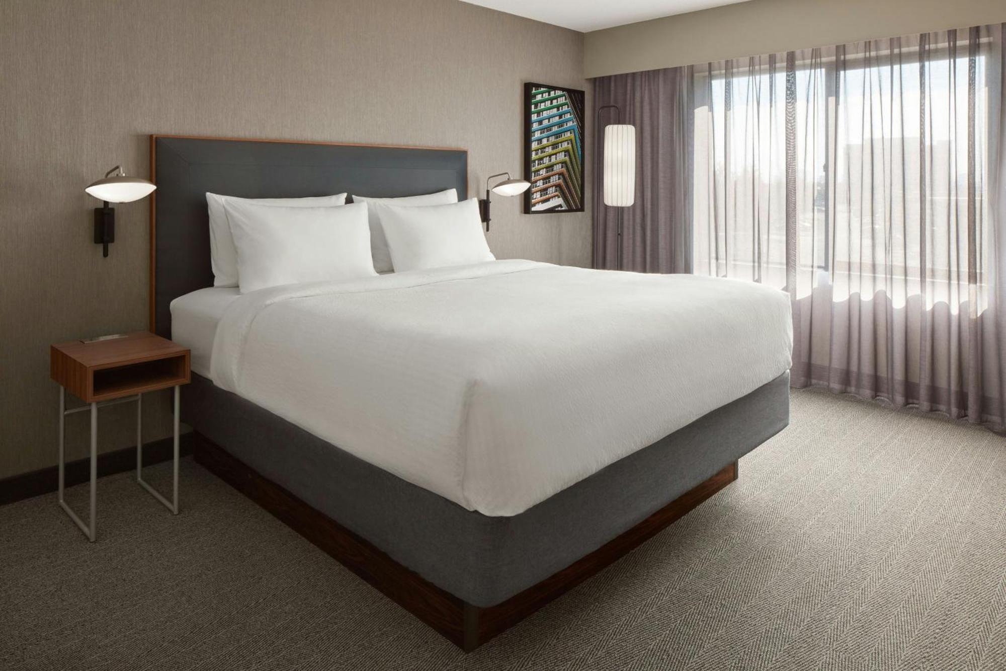Courtyard By Marriott Mississauga-Airport Corporate Centre West Hotel Bagian luar foto