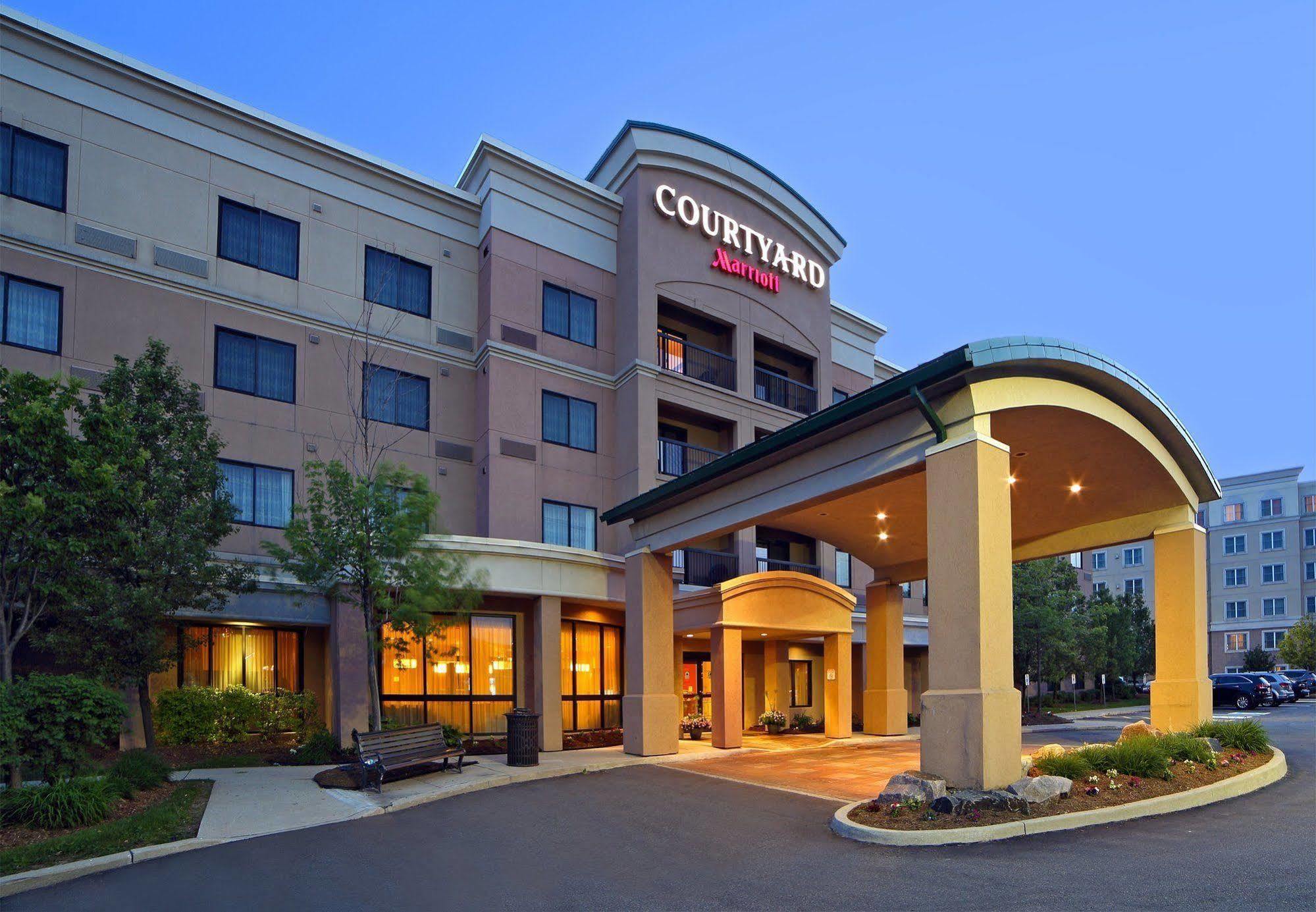 Courtyard By Marriott Mississauga-Airport Corporate Centre West Hotel Bagian luar foto