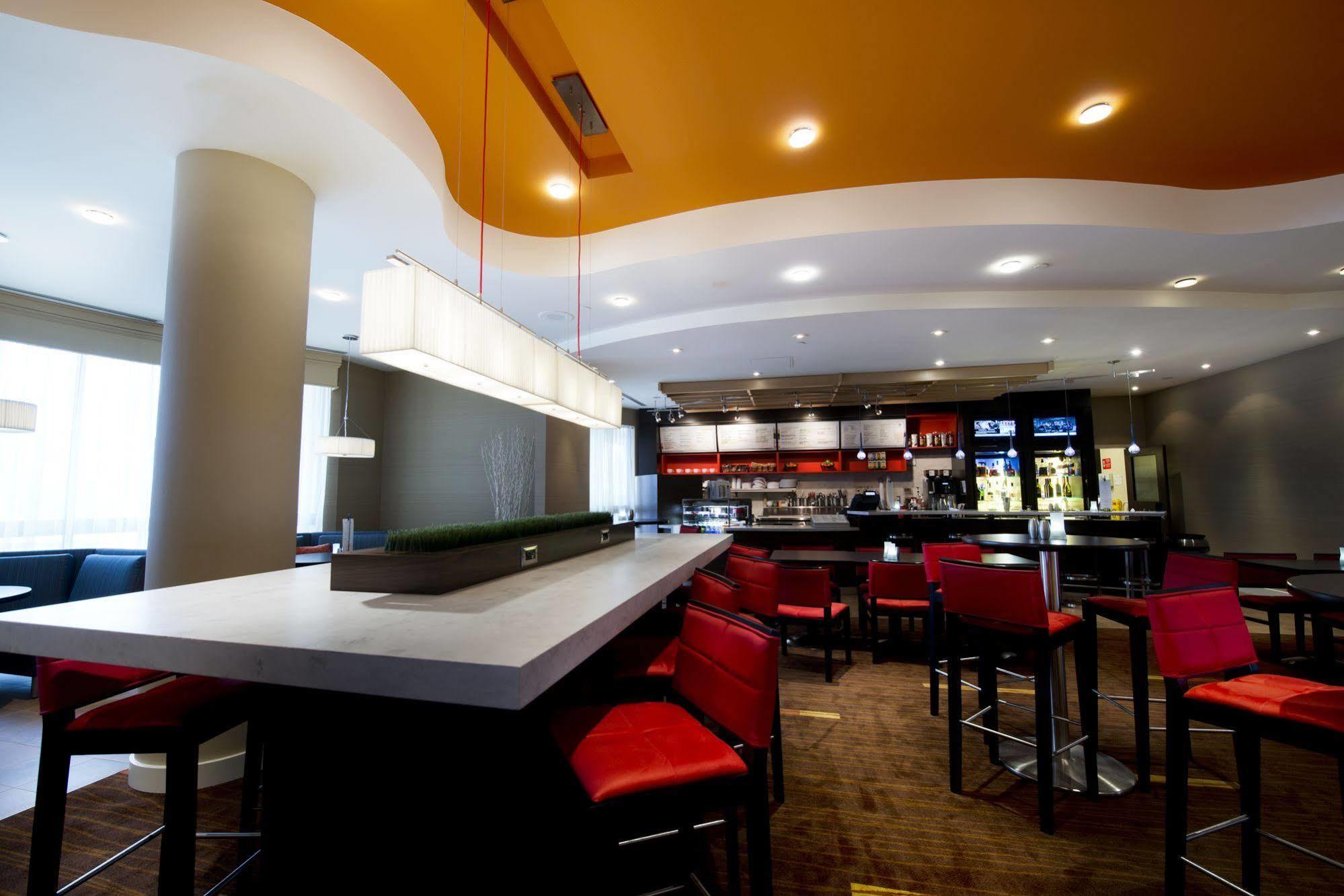 Courtyard By Marriott Mississauga-Airport Corporate Centre West Hotel Bagian luar foto
